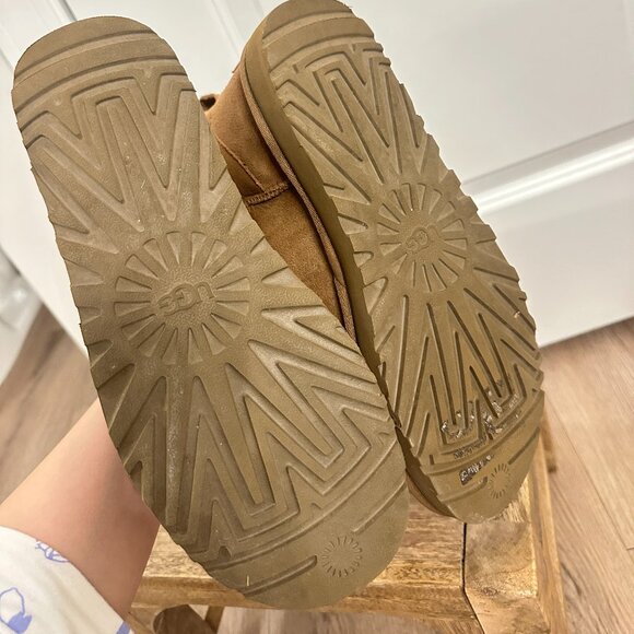 UGG Classic Mini II Genuine Shearling Lined Boot in Chestnut Suede Size US 9 - Picture 10 of 12